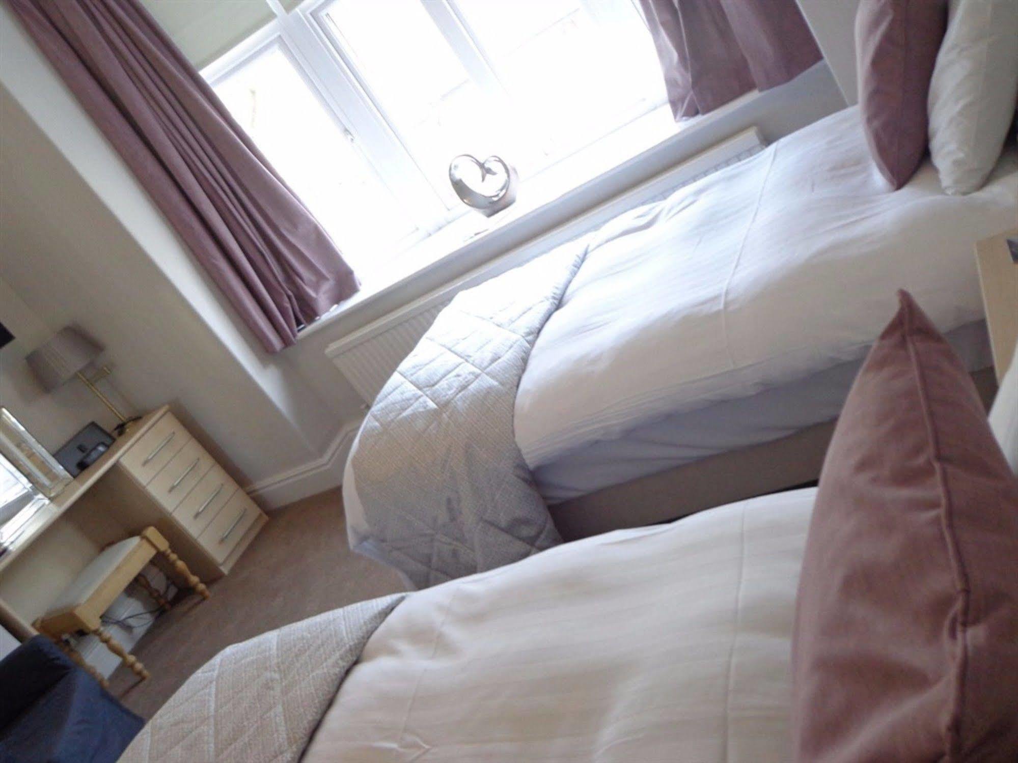 Acorn Lodge Harrogate Extérieur photo